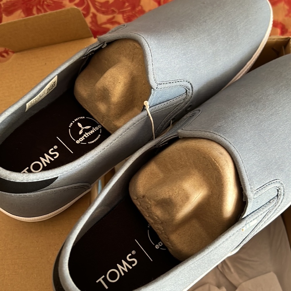 Toms Men Shoes…Size 12